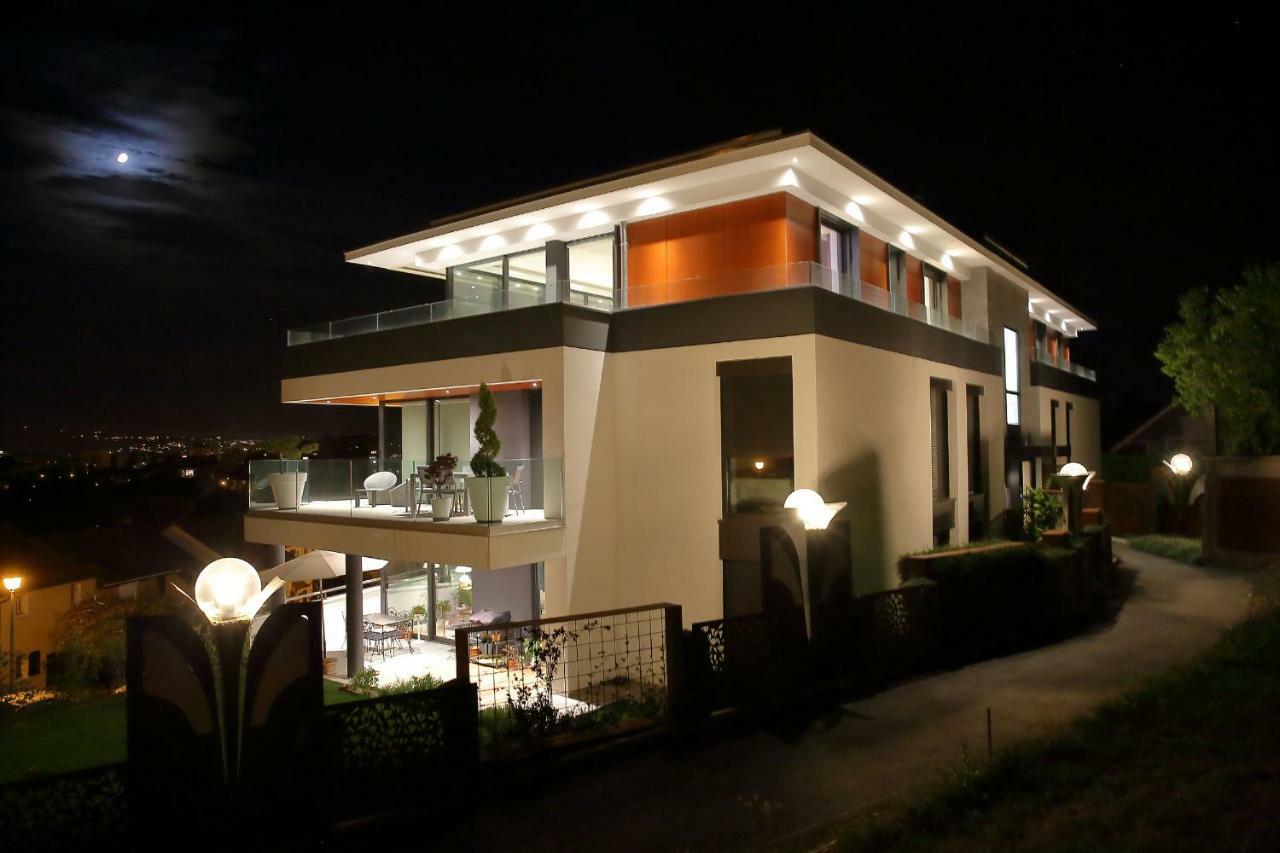 Panoramique 180 Lac Et Montagne Et Nid Secret Spa Romantique Анси Екстериор снимка